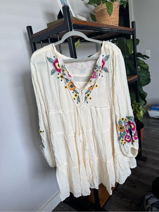 Free People Dresses & Skirts - Free People Cream Peasant Tunic with Colorful Floral Embroidery